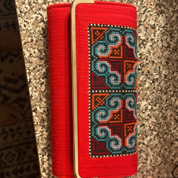 Red wallet ! Used once ! In new like condition - Picture 1 of 3